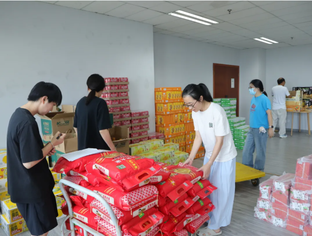 明月未滿，情意先到｜中秋節(jié)員工福利包已就位